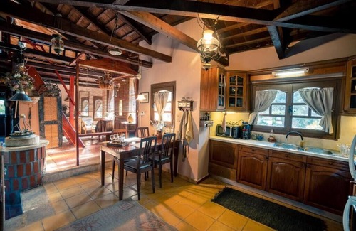 Tilisos House | Rustic Retreat