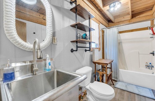 Oxford Apartment | Rustic Retreat Near Sardis Lake | Summer Getaway