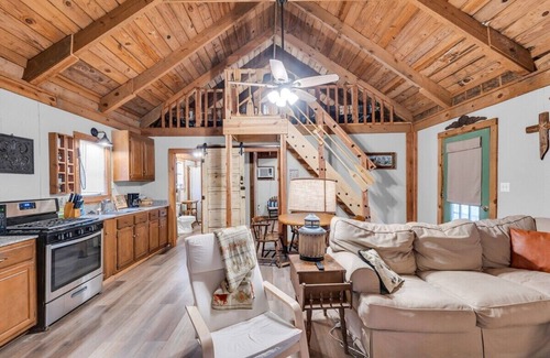 Oxford Apartment | Rustic Retreat Near Sardis Lake | Summer Getaway