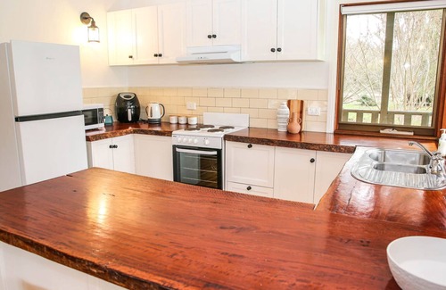 Bright House | RUSTIC RETREAT - Tranquil retreat with a pool close to Bright