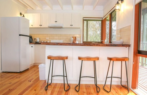 Bright House | RUSTIC RETREAT - Tranquil retreat with a pool close to Bright