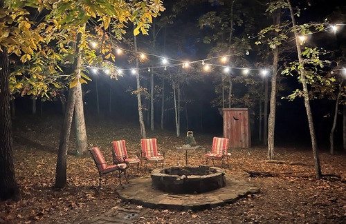Flint Creek Cabin | Rustic River cabin- located near the Illinois river!