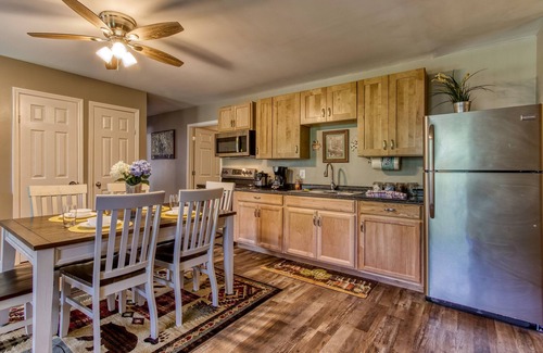 Sevierville House | Rustic River Lodge by HoneyBearCabins