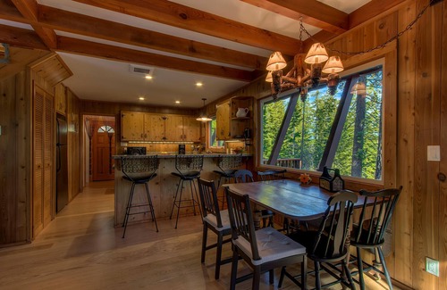 Chamberlands House | Rustic Sol.All warmth and coziness