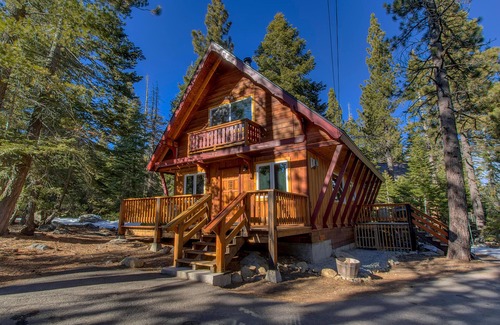 Chamberlands House | Rustic Sol.All warmth and coziness