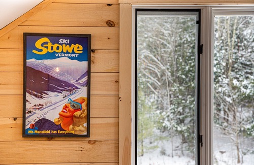 Waterbury Center Apartment | Rustic Studio with tiny home feel