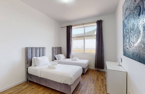 Motor City Apartment | Rustic Three Bedroom in Motor City