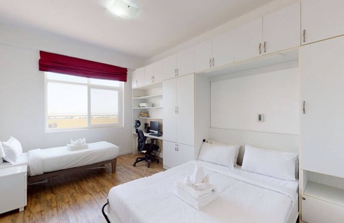 Motor City Apartment | Rustic Three Bedroom in Motor City