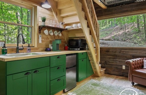 Logan House | Rustic Treehouse Oasis in Hocking Hills -Adventure Awaits