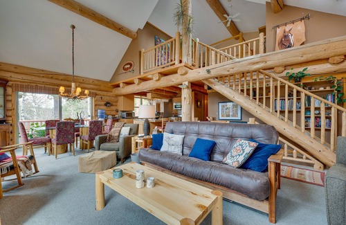 Ward Cabin | Rustic Ward Retreat w/Deck + Mountain Views!