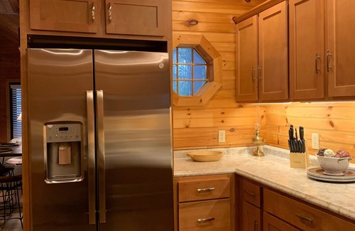 Ridgeway House | Rustic Waterfront Cabin Lake Wateree