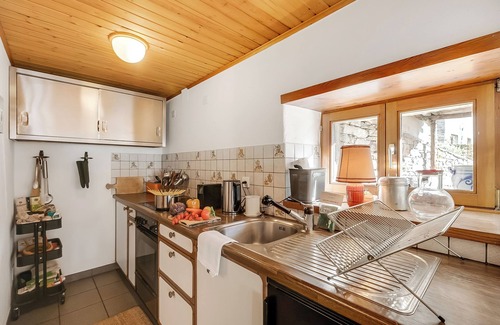 Lavertezzo Ski Chalet | Rustico Over The Bridge Verzasca 1, Sambugaro, Switzerland