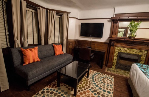 Prospect-Lefferts Gardens Historic District House | Rutland Lux - Lovely Bedroom w/Private bathroom, dedicated entrance Brooklyn PLG