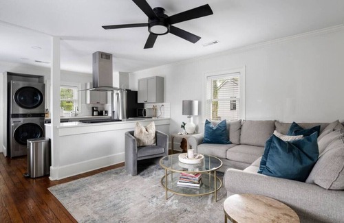 Cannonborough Elliotborough Apartment | Rutledge Ave - Renovated 2 Bed Home - Downtown!