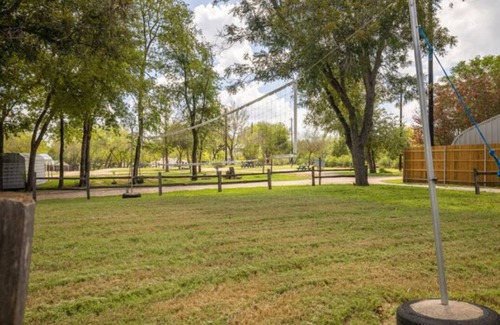 Buchanan Dam RV Rental | RV Site - Pull Through 32