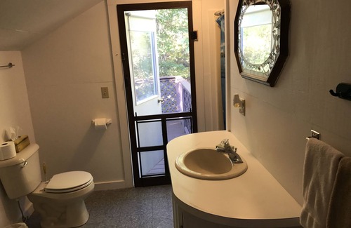 Bar Harbor Cottage | RYAN'S ACADIA CARRIAGE HOUSE - 2 1/2 mi. from town, 1 mi. to Eagle Lake!