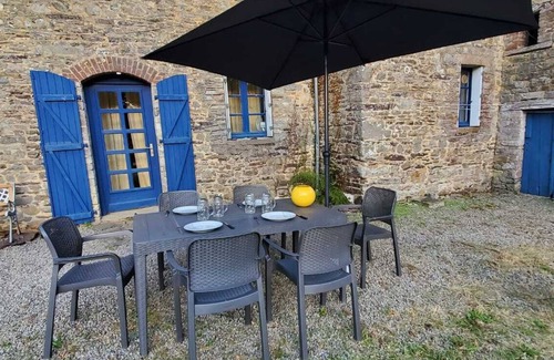 Crevin House | Séjour à la Campagne