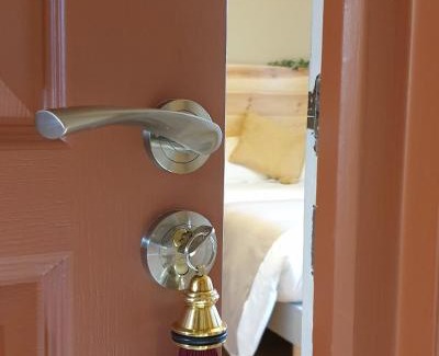 Blace House | Séjour élégance et bien-être au CHATEAU de GRANDMONT - piscine et parc arboré au coeur du vignoble du Beaujolais