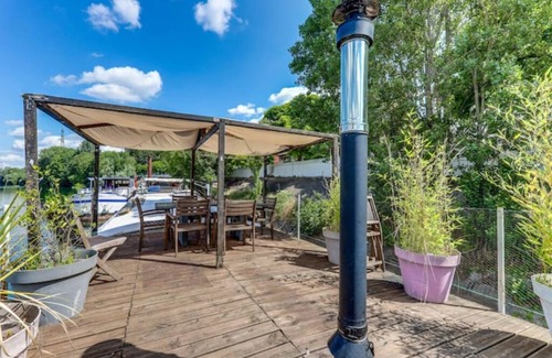 Epinay-sur-Seine House | Séjour Atypique sur une Péniche