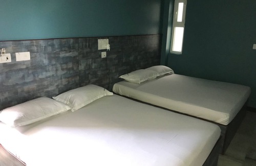 Central Chennai Cabin | S M Mansion near Harbour & High court