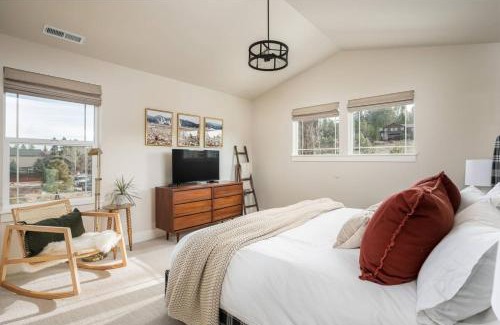 Century West House | S'More Bend home