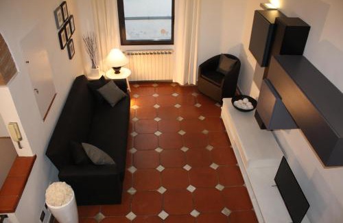 San Lorenzo Apartment | S.Zanobi courtyard house w/terrace