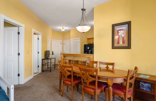 Snowshoe Condo | S100-102 | Heated Garage Parking| Sleeps 12