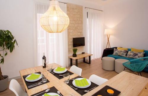 San Anton Apartment | S30 Reina Victoria Suites