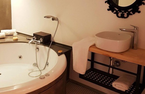 San Anton Apartment | S30 Reina Victoria Suites