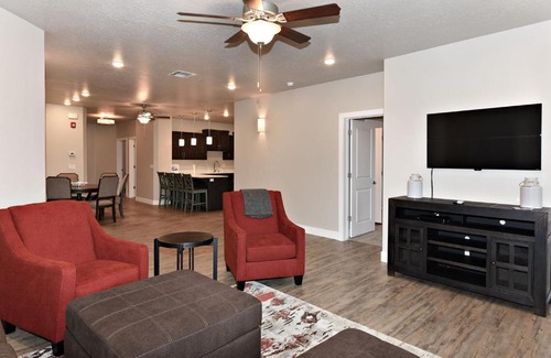 St. George Hotel | S302-Snow Canyon Suite-Third Floor 4-bedroom Pool View