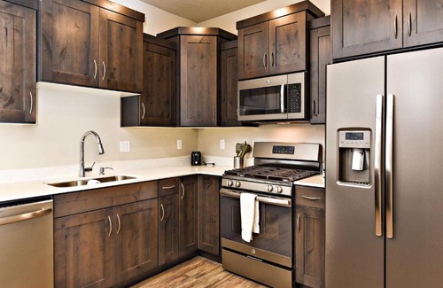 St. George Hotel | S302-Snow Canyon Suite-Third Floor 4-bedroom Pool View