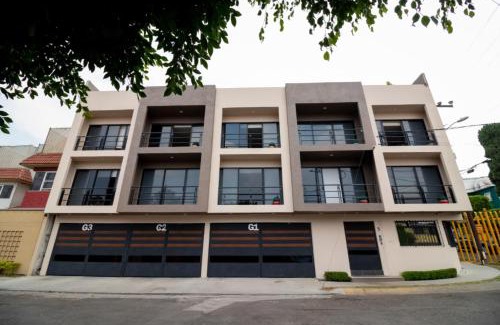 Ciudad Lopez Mateos Apartment | S99 SUITE DOBLE Premium Suite TEC CEM con Cocineta WiFi Balcón Parking Terraza