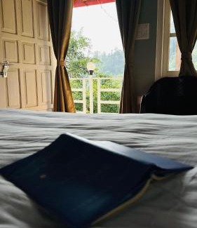 Kaul House | Saanidhya Villa- Rooms with Himalayan & Sunset View & Temple Experience