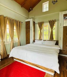 Kaul House | Saanidhya Villa- Rooms with Himalayan & Sunset View & Temple Experience