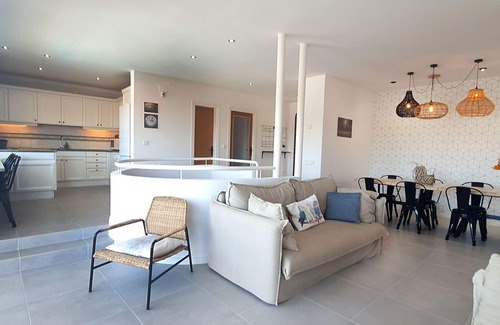 L'Escala Villa | Sabina: Villa with pool and sea view 500m from the beach