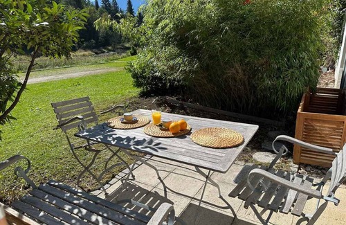 Maxlrain Apartment | Sachrang: Ferien-wohnung am See mit Bergblick