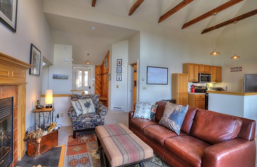 Rangeley Condo | Saddleback - Rock Pond Condo 67 - ski in/out