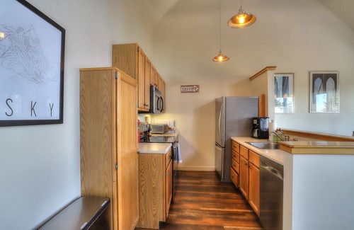 Rangeley Condo | Saddleback - Rock Pond Condo 67 - ski in/out