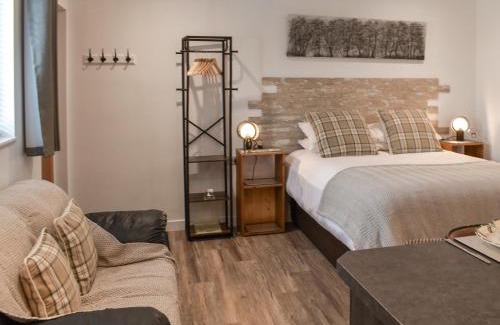 Sudbury House | Saddlers - Uk50519