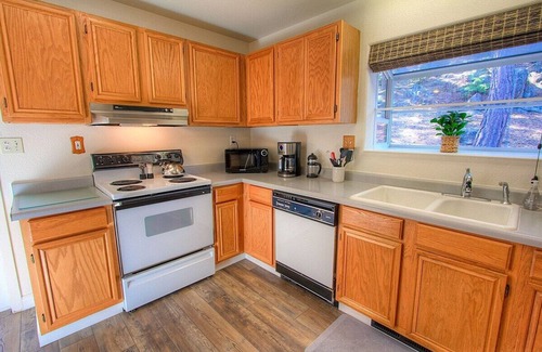 Lincoln Park House | Sadie's Hustle | Walk to Beach-Pool Table | NVH0823