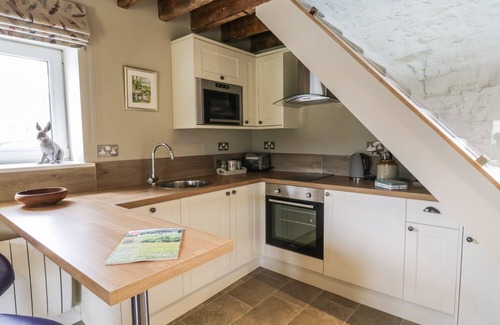 Harrop Fold Cottage | SAETR COTTAGE, pet friendly, with open fire in Bolton-By-Bowland