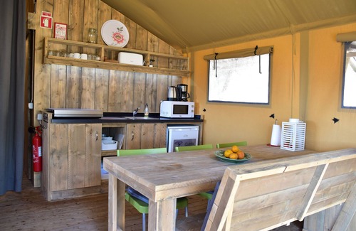 Caldas da Rainha Cabin | Safari Glamping lodge on top of a hill with splendid valley view.