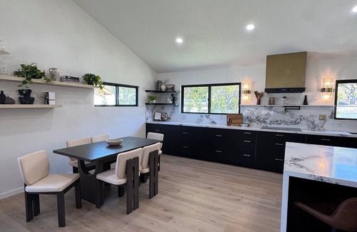 Thousand Oaks House | Safe neighborhood Charming 3-bedroom house with AC, WiFi in Thousand Oaks