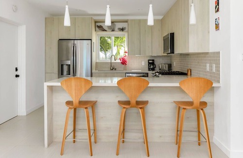 Farmer's Hill House | Saffron House Oceanfront and Direct Beachfront 3 BR 2.5 Bath Home