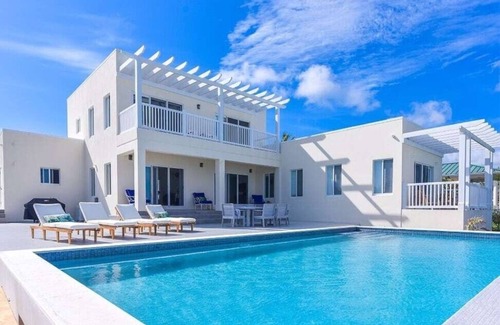 Farmer's Hill House | Saffron House Oceanfront and Direct Beachfront 3 BR 2.5 Bath Home