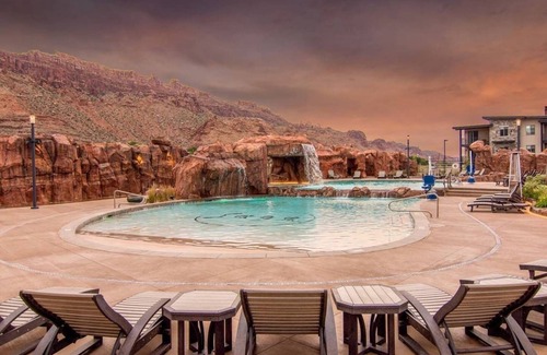 Moab South Valley Condo | Sage Creek Condo E2 - "Amazing Pool & Hot Tubs"