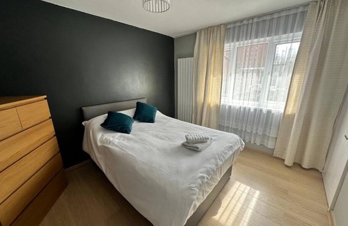 Stoke-on-Trent Apartment | Sage House - City centre Hanley, Alton towers