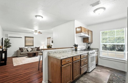 Elmwood Area House | Sage Retreat – Cozy Comfort