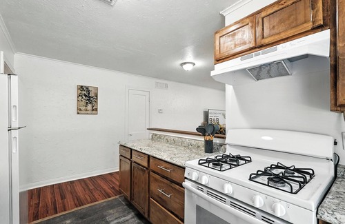 Elmwood Area House | Sage Retreat – Cozy Comfort