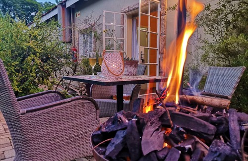 Muldersdrift House | Sagewood Cottage for 2 People With Wonderful Private Terrace in Garden!